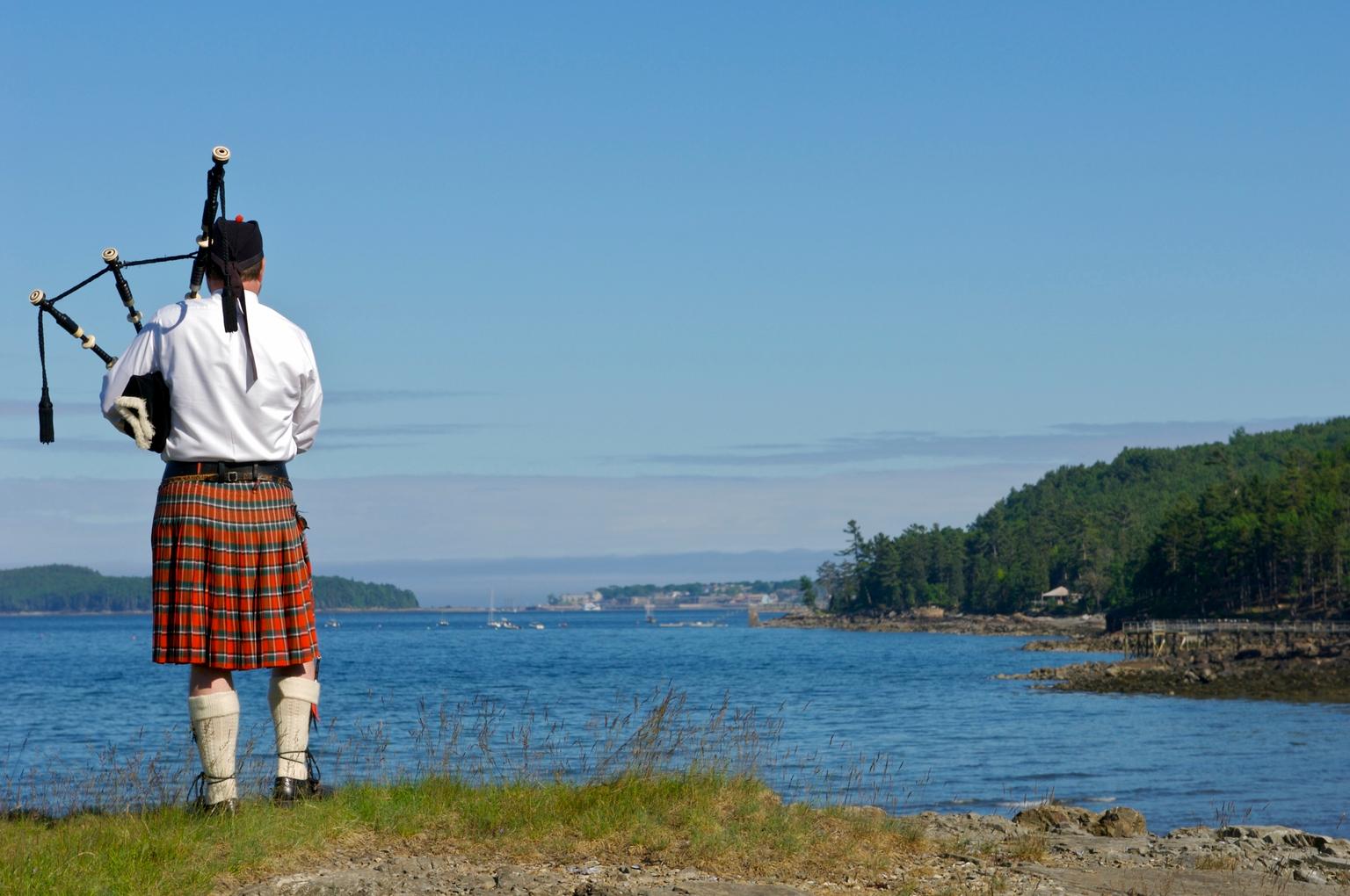 Brace Yourself, Bagpipes are Coming: Man Plays Game of Thrones Theme With Flaming Bagpipes While Riding a Unicycle