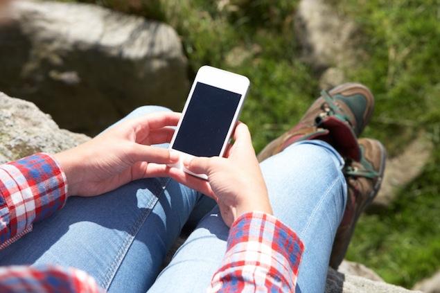 PHOTO: Girl Plays Cruel But Amazing iPhone Prank On Her Mother