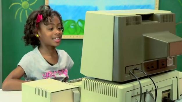 “This Is Very Hipster” These Adorable Kids React To An Old Apple Computer