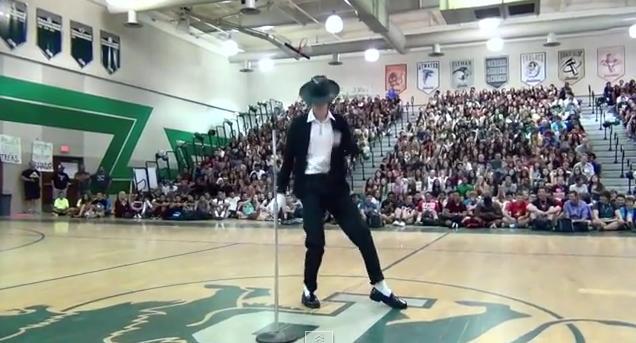 High School Student Takes The Internet By Storm With His Flawless Michael Jackson Moves