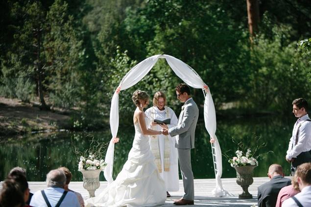 This Couple Were Forced To Rush Their Wedding Because Of A Wildfire But The Photos Were Entirely Worth It