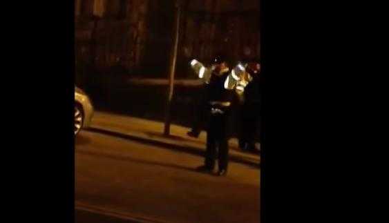 VIDEO – Dancing Like No One Is Watching! This Policeman Really Knows How To Bust A Move VIDEO – Dancing Like No One Is Watching! This Policeman Really Knows How To Bust A Move