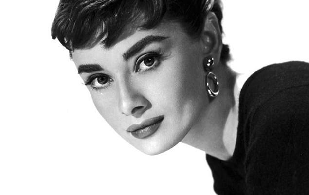 This Was The Secret To Audrey Hepburn’s Glossy Locks This Was The Secret To Audrey Hepburn’s Glossy Locks