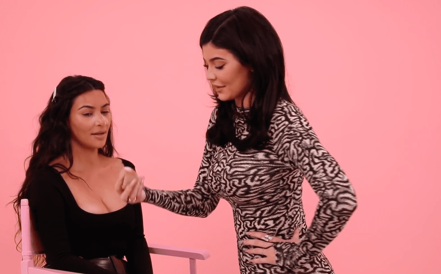 Kylie Jenner shows Kim Kardashian her favourite mascara hack and it’s actually a game changer