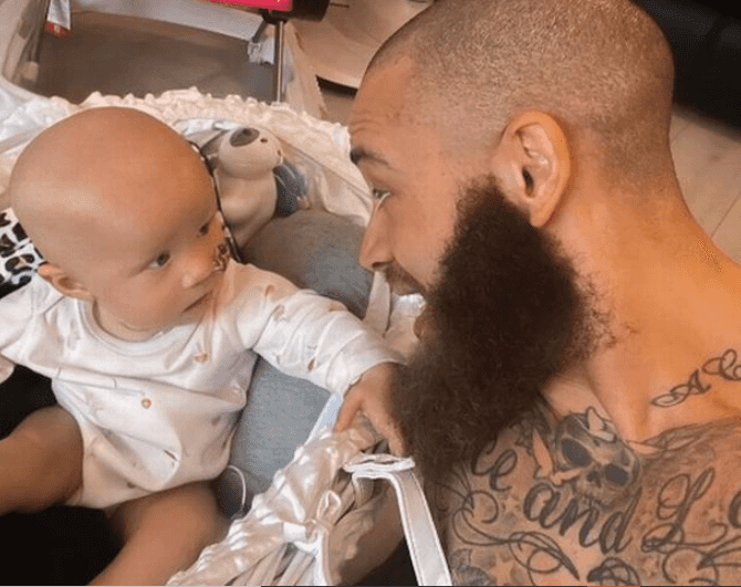 Ashley Cain says baby daughter has “days to live” in heartbreaking update Ashley Cain says baby daughter has “days to live” in heartbreaking update