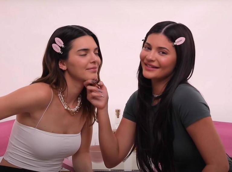 Kendall and Kylie Jenner got drunk doing their makeup and it’s absolute chaos Kendall and Kylie Jenner got drunk doing their makeup and it’s absolute chaos