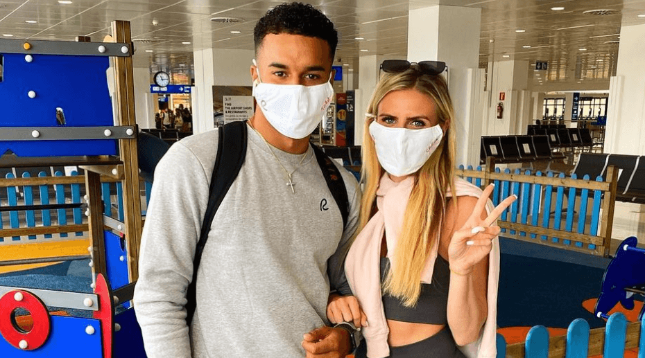 Chloe wants a “flamboyant” wedding proposal from Toby