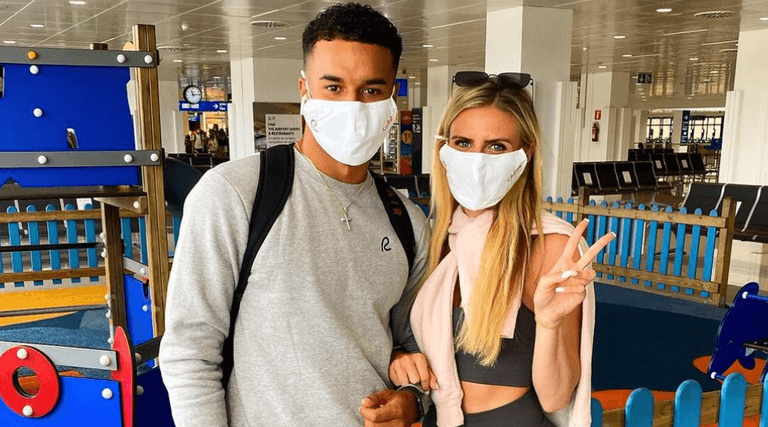 Chloe wants a “flamboyant” wedding proposal from Toby Chloe wants a “flamboyant” wedding proposal from Toby