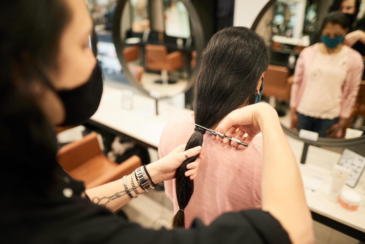 Cabinet to consider Covid passes for hairdressers and gyms