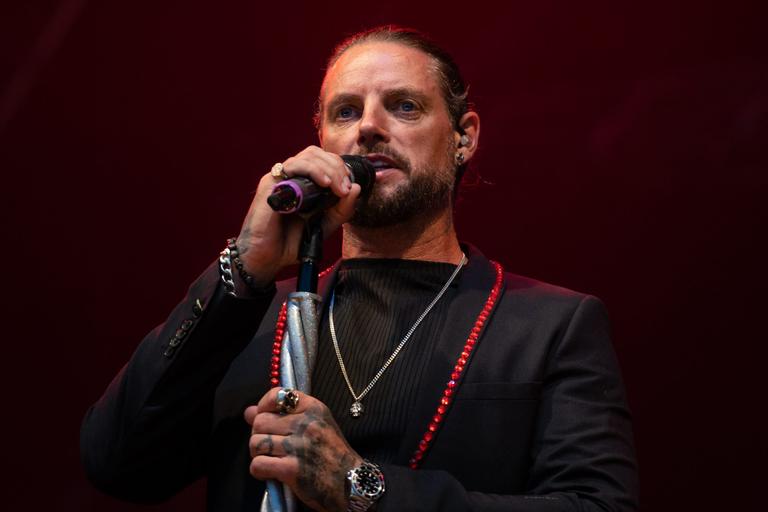 “Heartbroken” Keith Duffy pays tribute to “warrior” dad following his death “Heartbroken” Keith Duffy pays tribute to “warrior” dad following his death