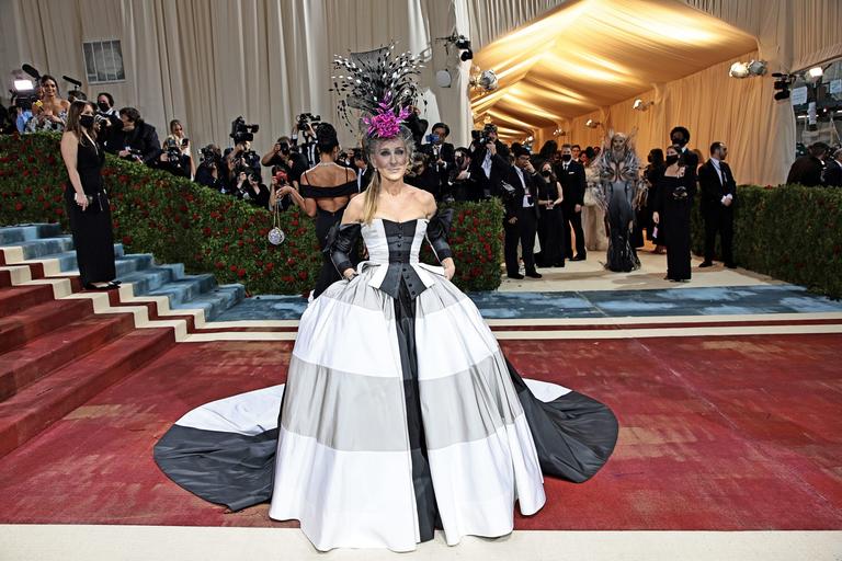 Sarah Jessica Parker wore an Irish designer to the Met Gala Sarah Jessica Parker wore an Irish designer to the Met Gala