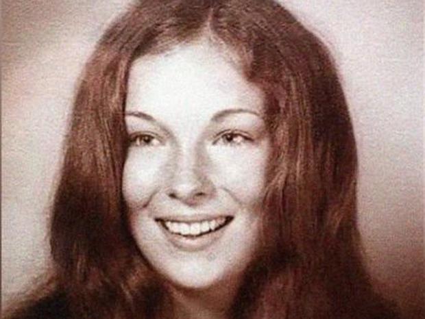 Coffee cup from airport bin could solve murder of a 19 year old woman Coffee cup from airport bin could solve murder of a 19 year old woman