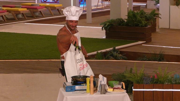 Ekin-Su talks babies with Davide as Dami and Indiyah take a big step in their relationship tonight Ekin-Su talks babies with Davide as Dami and Indiyah take a big step in their relationship tonight