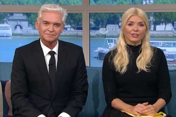 Phillip Schofield and Holly Willoughby’s ‘queue jumping’ backlash sparks petition to remove hosts from TV Phillip Schofield and Holly Willoughby’s ‘queue jumping’ backlash sparks petition to remove hosts from TV