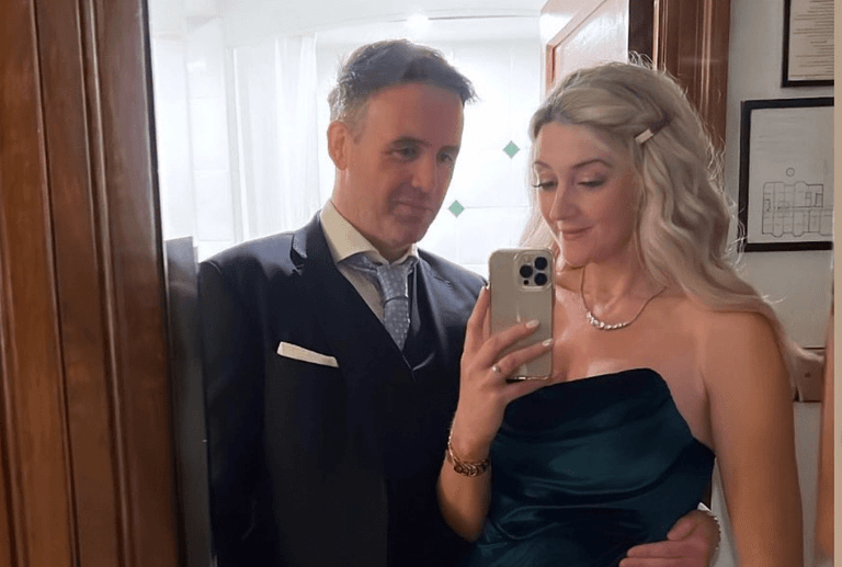 Fair City star Jenny Dixon shares her twins’ gender in sweet video Fair City star Jenny Dixon shares her twins’ gender in sweet video