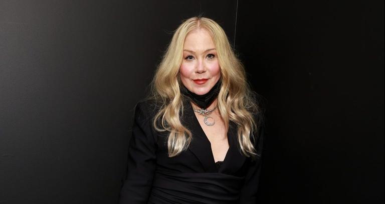 Christina Applegate calls out troll who mocked her MS diagnosis Christina Applegate calls out troll who mocked her MS diagnosis