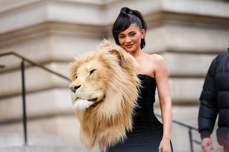 PETA defends Kylie Jenner’s lion head dress PETA defends Kylie Jenner’s lion head dress