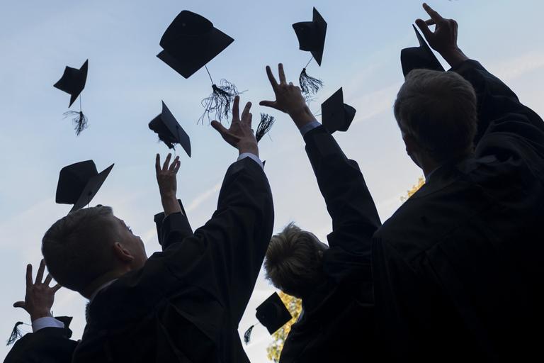 Students given £500 after uni was unable to give them their degree certificates at graduation Students given £500 after uni was unable to give them their degree certificates at graduation