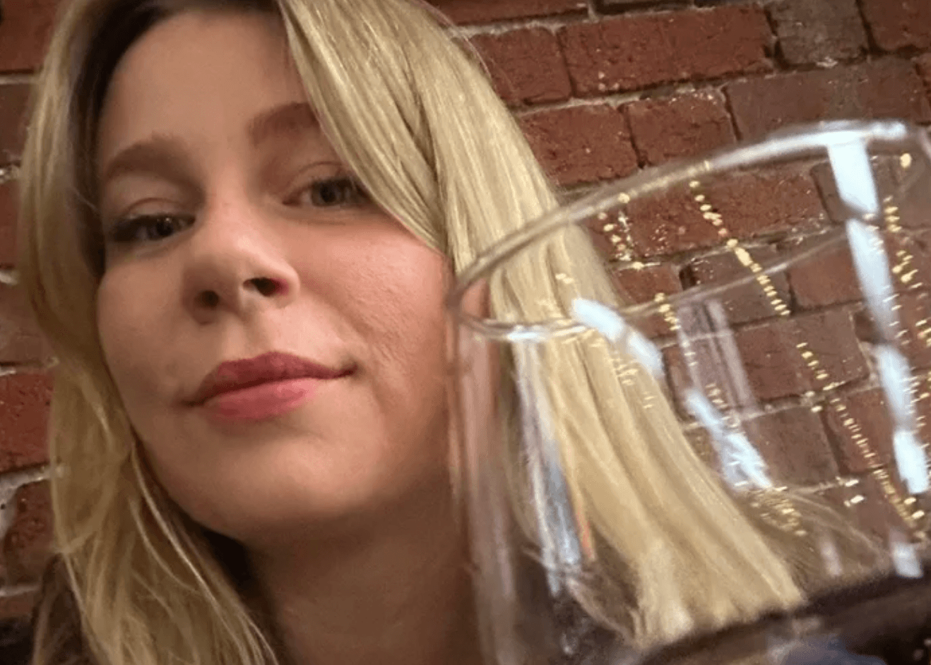 Woman shares genius hack that allows you to sneak wine into festivals using hollowed-out loaves of bread