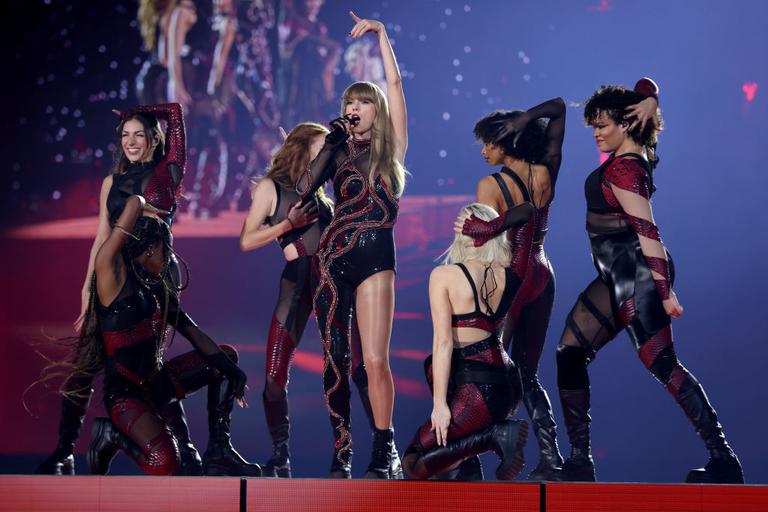 Taylor Swift announces two nights in Dublin’s 3Arena as part of The Eras Tour Taylor Swift announces two nights in Dublin’s 3Arena as part of The Eras Tour