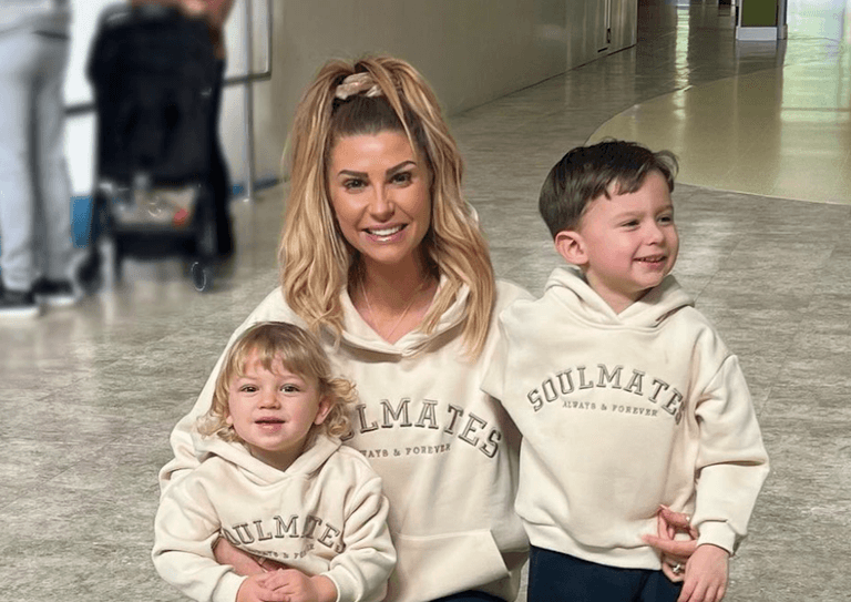 Mrs Hinch’s eldest son Ronnie rushed to hospital with swollen neck and temperature Mrs Hinch’s eldest son Ronnie rushed to hospital with swollen neck and temperature