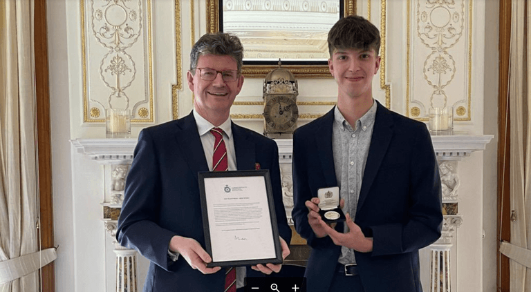 Dublin teen becomes first Irish person to be awarded the Russell Medal after saving friend’s life Dublin teen becomes first Irish person to be awarded the Russell Medal after saving friend’s life