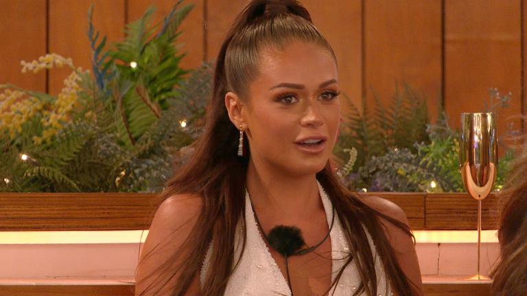 ‘It’s just really awkward’ – Ex-Love Islander reveals ‘cringe’ behind the scene secret ‘It’s just really awkward’ – Ex-Love Islander reveals ‘cringe’ behind the scene secret