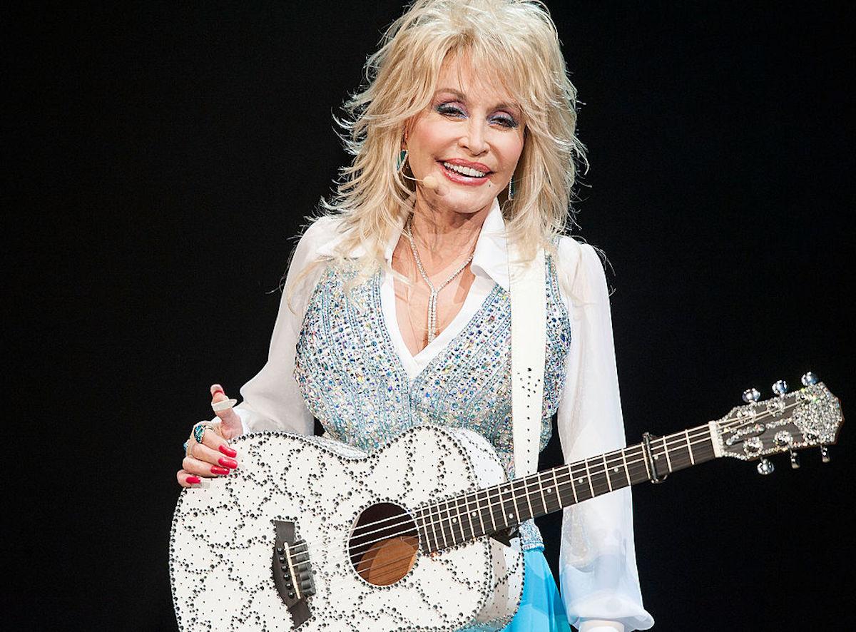 ‘Touches my heart’ – Dolly Parton shares special moment with Irish mum