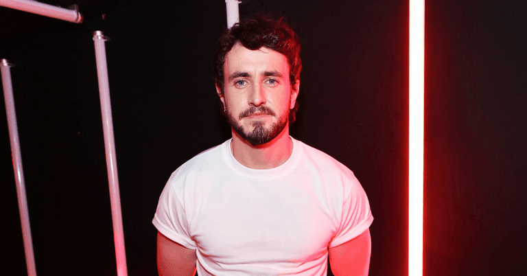 Paul Mescal is a normal person as he signs up for dating app Paul Mescal is a normal person as he signs up for dating app