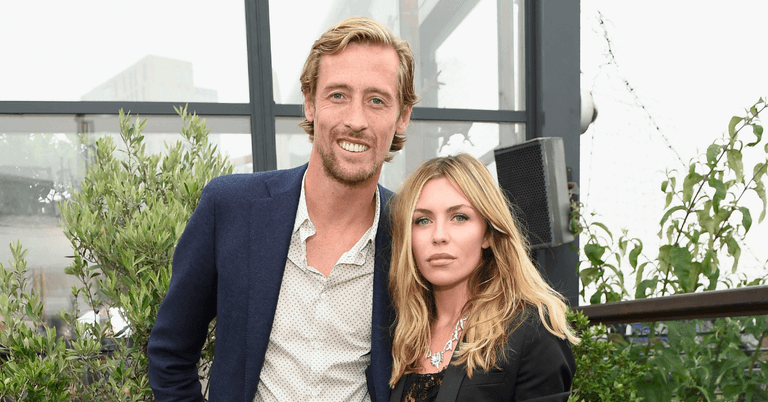 Peter Crouch’s wife Abbey Clancy admits to accidentally sending ‘sexy pic’ to 200 of his friend Peter Crouch’s wife Abbey Clancy admits to accidentally sending ‘sexy pic’ to 200 of his friend