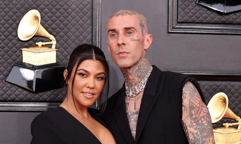 Kourtney Kardashian returns home from hospital with her baby boy Kourtney Kardashian returns home from hospital with her baby boy