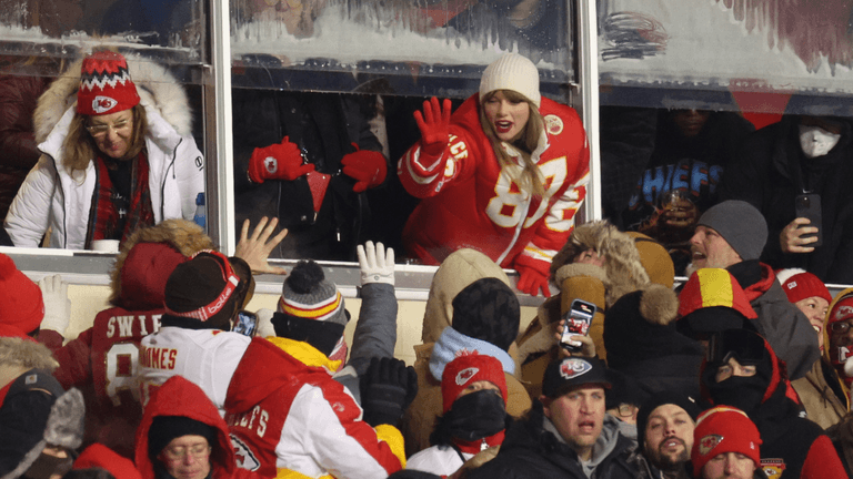 Designer of Taylor Swift’s Chiefs jacket has the most supportive husband Designer of Taylor Swift’s Chiefs jacket has the most supportive husband