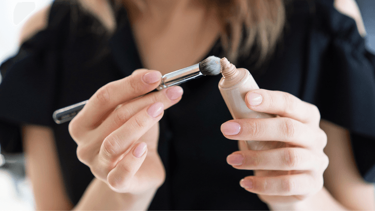 Clean Girl Aesthetic: This trick will stop foundation transferring to your clothes Clean Girl Aesthetic: This trick will stop foundation transferring to your clothes