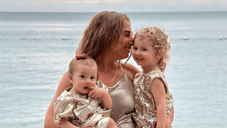 Stacey Solomon accused of ‘flaunting her wealth’ after surprise trip Stacey Solomon accused of ‘flaunting her wealth’ after surprise trip
