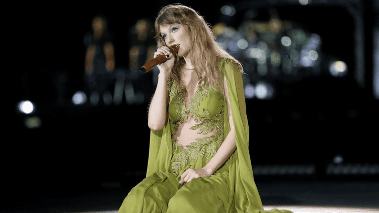 Taylor Swift is officially Irish, say genealogy experts Taylor Swift is officially Irish, say genealogy experts