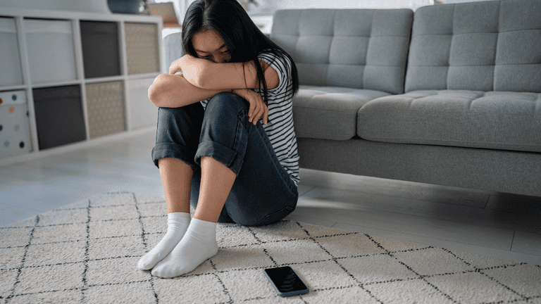 Why does a friendship breakup hurt more than a romantic one? Why does a friendship breakup hurt more than a romantic one?