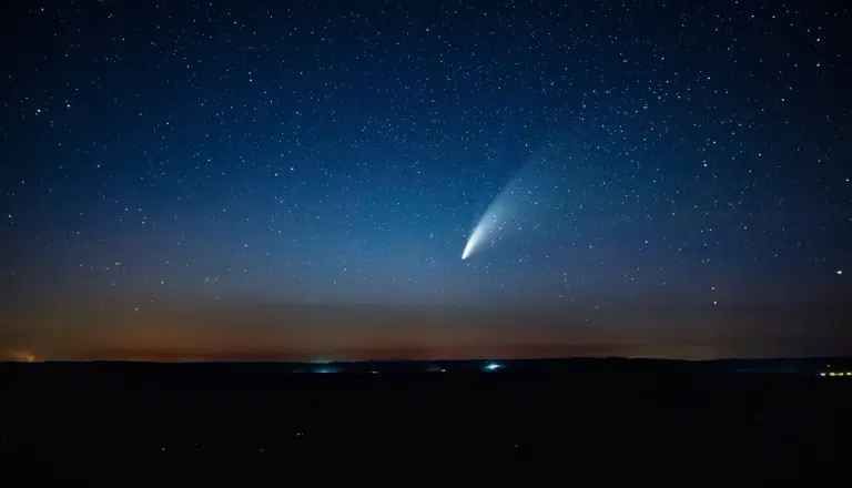 Once-in-a-lifetime comet set to light up Irish skies tonight Once-in-a-lifetime comet set to light up Irish skies tonight