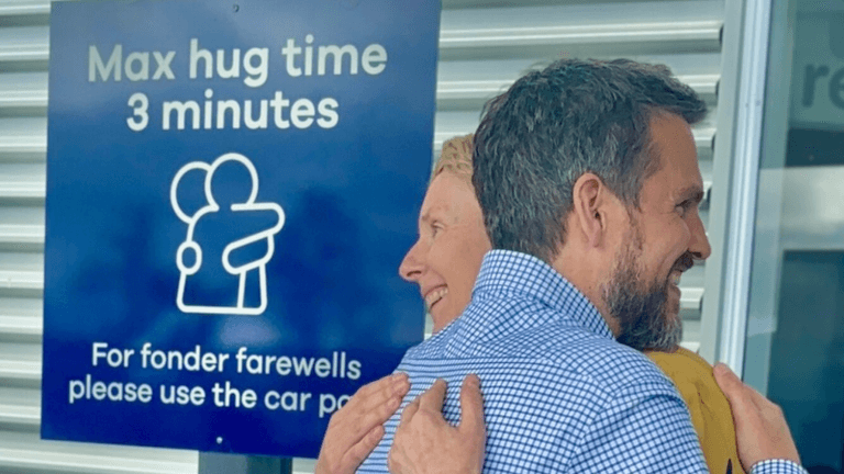 Airport introduces three-minute time limit on goodbye hugs Airport introduces three-minute time limit on goodbye hugs