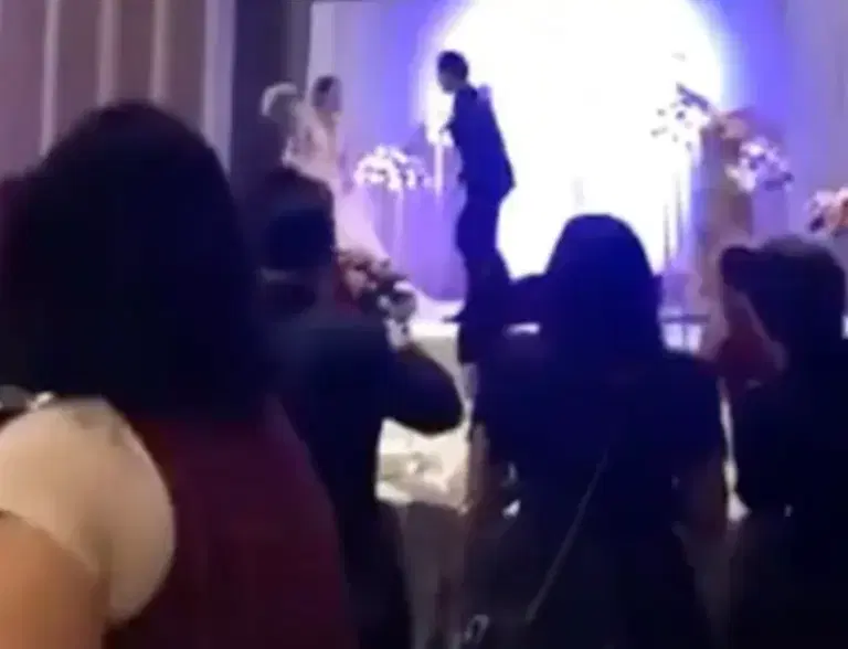Groom shocks wedding by playing video of his bride cheating with her brother-in-law Groom shocks wedding by playing video of his bride cheating with her brother-in-law
