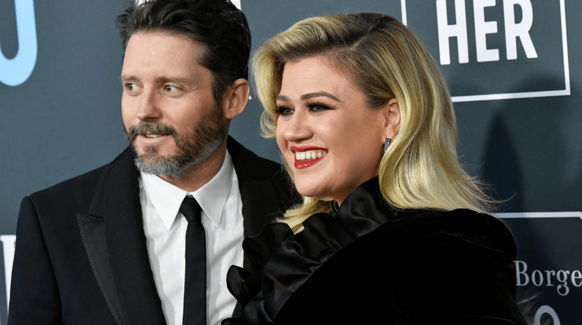 Kelly Clarkson’s ex-husband was dating her former assistant before his death