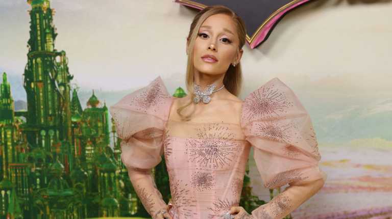 Ariana Grande teases huge tour announcement for 2026 Ariana Grande teases huge tour announcement for 2026