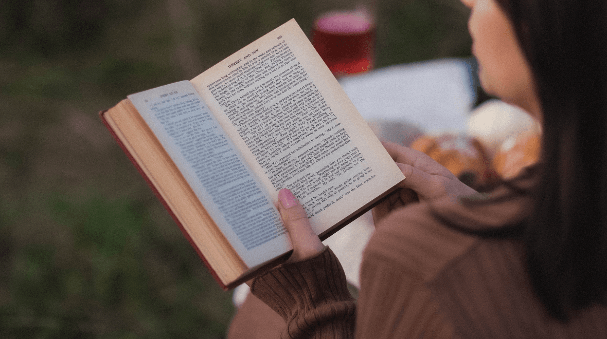 Sign up to the Her Book Club Here