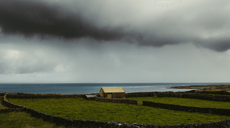 STATUS RED weather warning issued as Storm Amy set to cause damage STATUS RED weather warning issued as Storm Amy set to cause damage