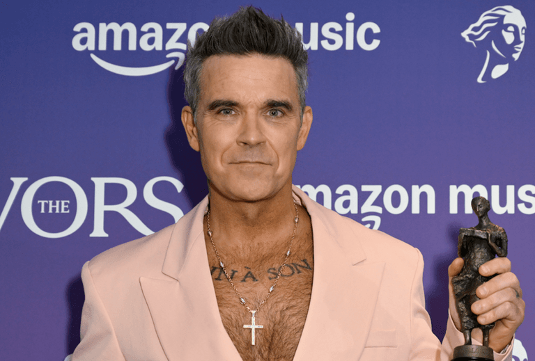 Robbie Williams fears he is going blind as he issues warning Robbie Williams fears he is going blind as he issues warning